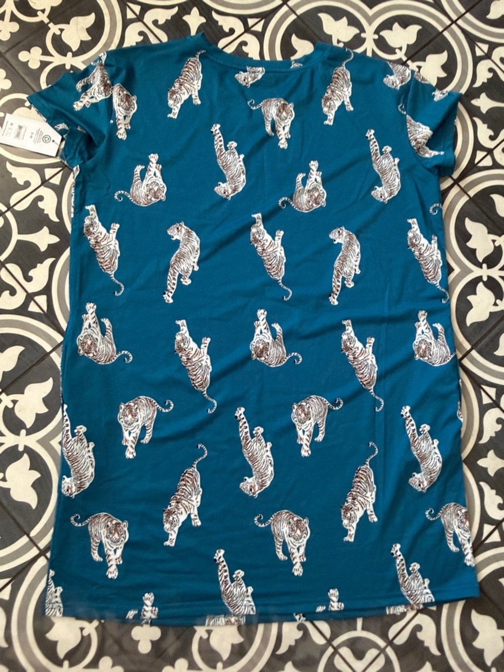 NWT- JoySpun Teal Tiger Print Sleep Shirt w/Pockets - Picture 6 of 7